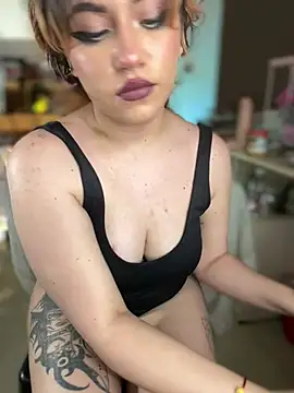 NikkiNix webcam