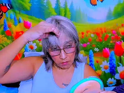 indianroxy webcam
