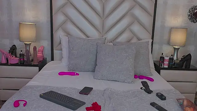 antonellaescudero's live room