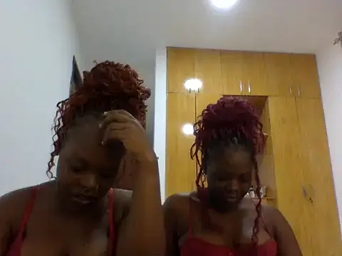 sexybaddies20 webcam