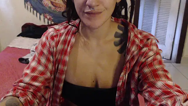 MissRebeka webcam