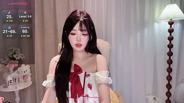 Yaiyigirl live cam on StripChat
