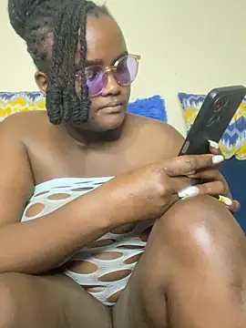 Busty_Bambii254 webcam