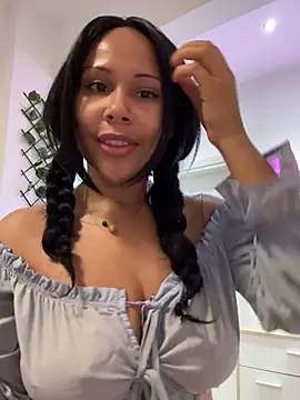 HaileyDiana webcam