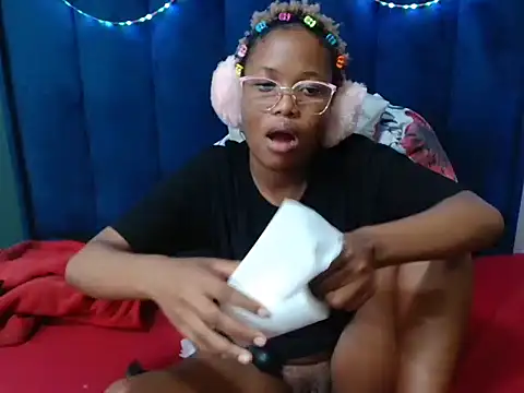 HotCreamyTea webcam