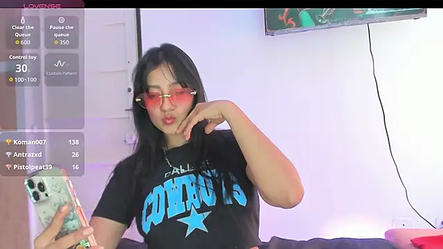 charlottekiss99 webcam