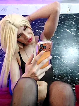 crislingery_dolli webcam