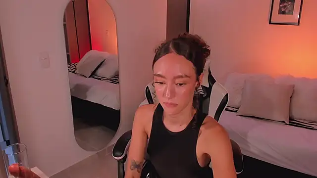 ChloeMoreti webcam