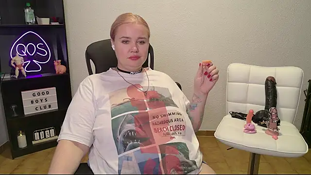 MargotGrey webcam