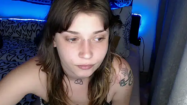 AlienforTwenty webcam