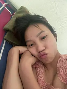 Vi_sexyy live cam on StripChat