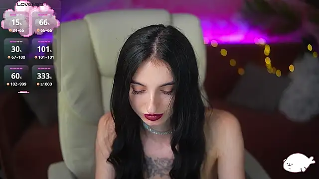EmilyyMoon webcam