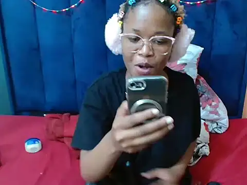 HotCreamyTea webcam