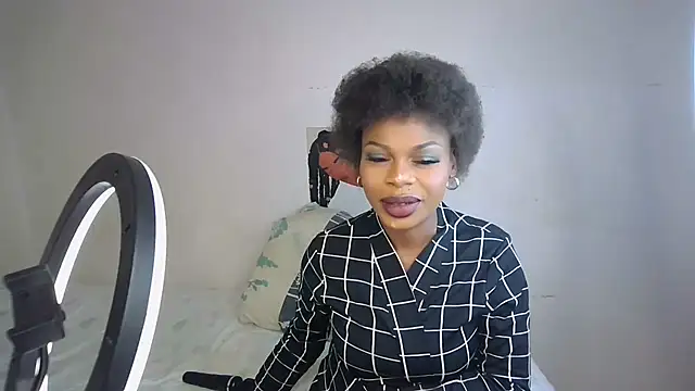 COCO__JUICY webcam