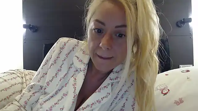 _karolynesyera_ webcam