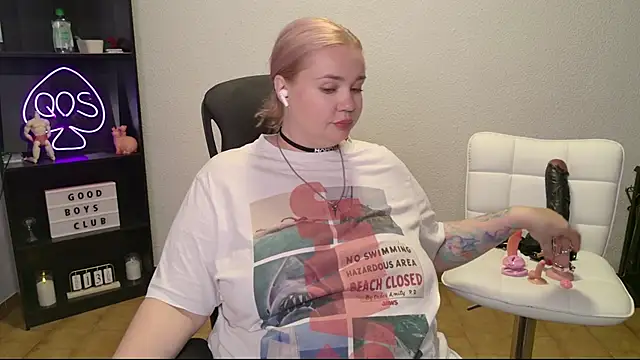 MargotGrey webcam