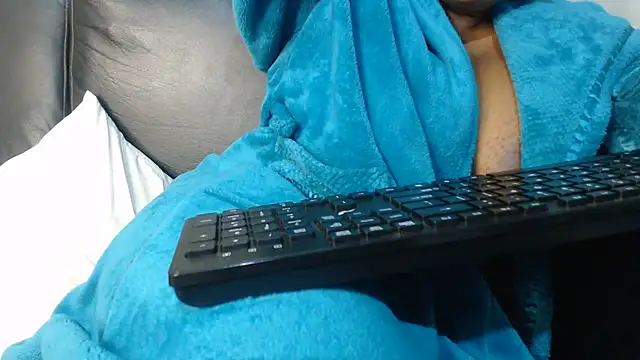 BustyNina41 webcam