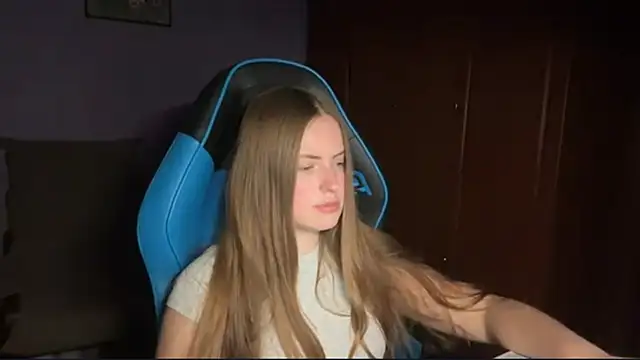 SilkSinner_ webcam