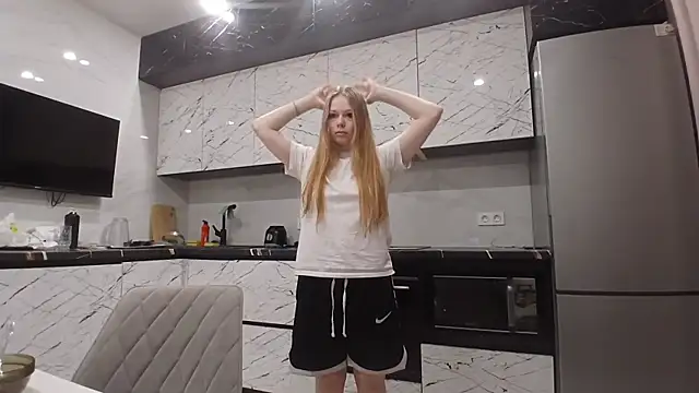 KarinaBestie webcam