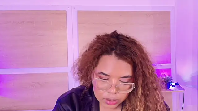 Your_big_ebony_goddness webcam