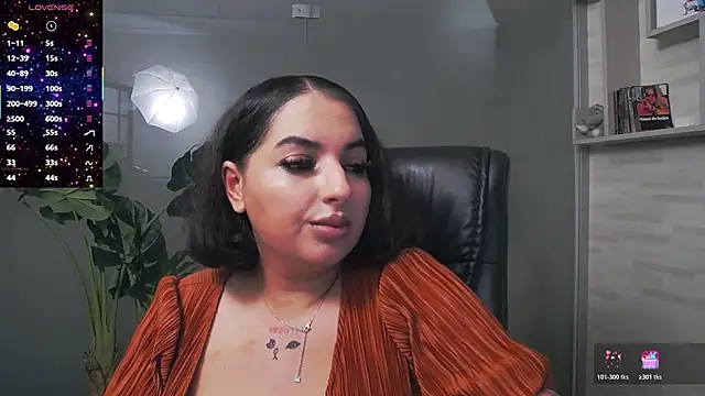 BustyAllyy webcam