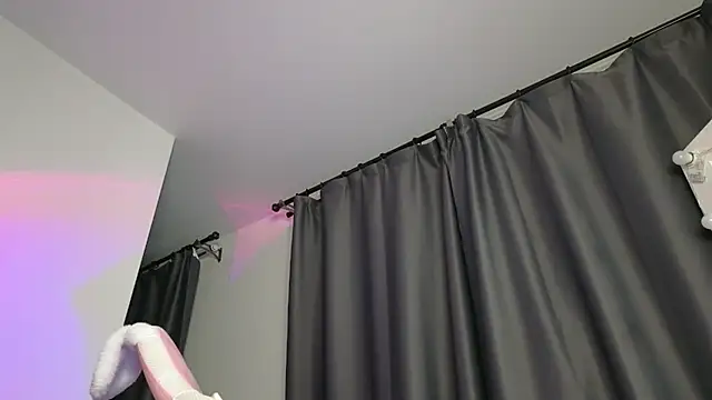 _eva_queen (F teen) - PUT DILDO IN TIGHT ASS