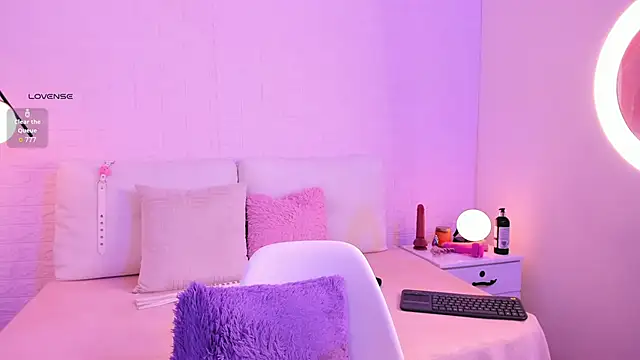 Liz_grey_ webcam