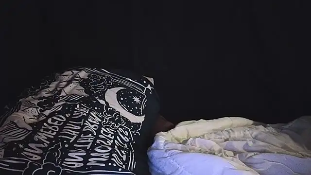 Ilovepussy1911 webcam