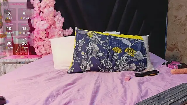 EbonyCoWorker webcam