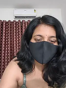 Cute-Maanvi webcam