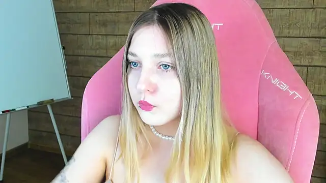 TinnaBurton webcam