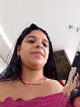 layla-daring (F young) - Fingers in the pussy ohh how delicious!!