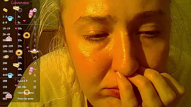 CurvyWild_Lady30 webcam