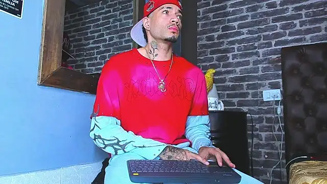 Daniel_huge22 webcam