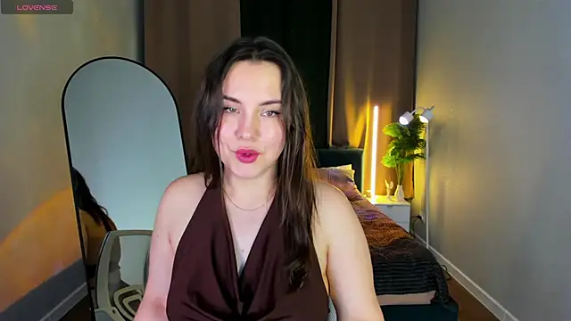 Nelie_Evans webcam