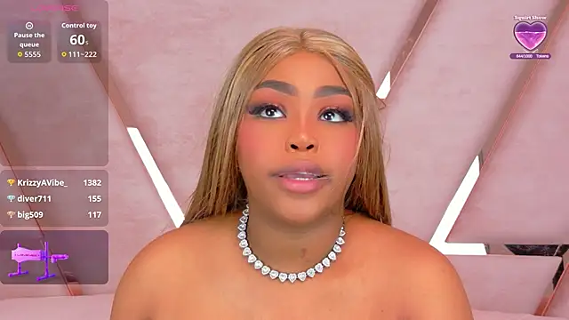 TiannahGlow webcam