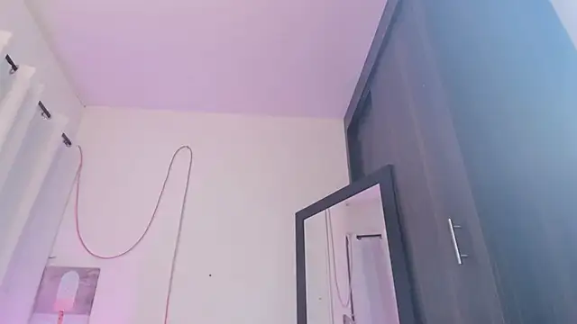 miaapril webcam