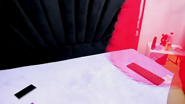 SweetVenomMilf webcam