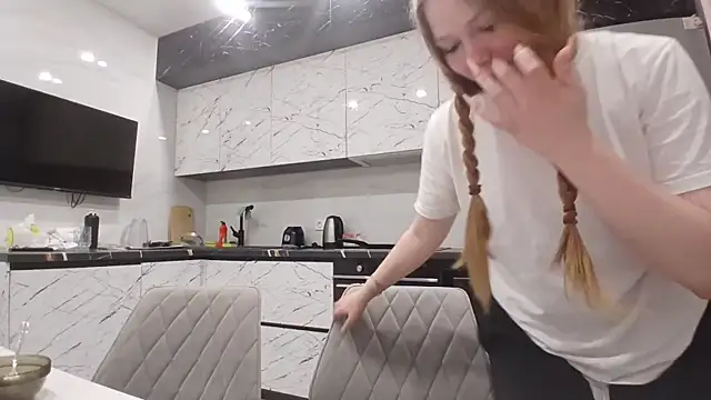 KarinaBestie webcam