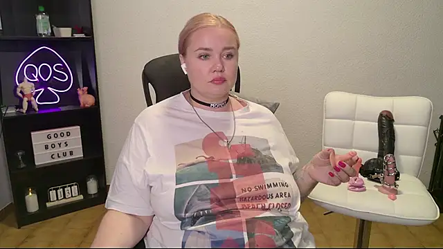 MargotGrey webcam