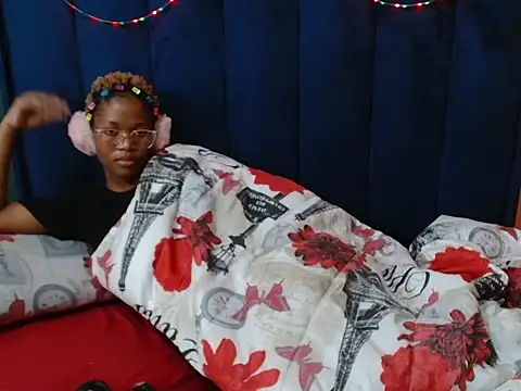HotCreamyTea webcam