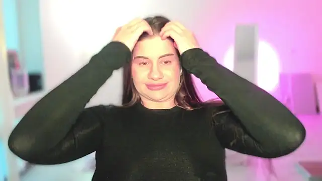 JuicyHelenX webcam