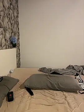 LittleChaosQueen webcam