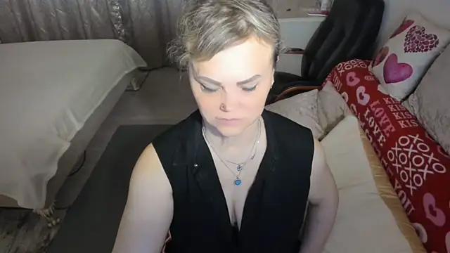 MildMature webcam
