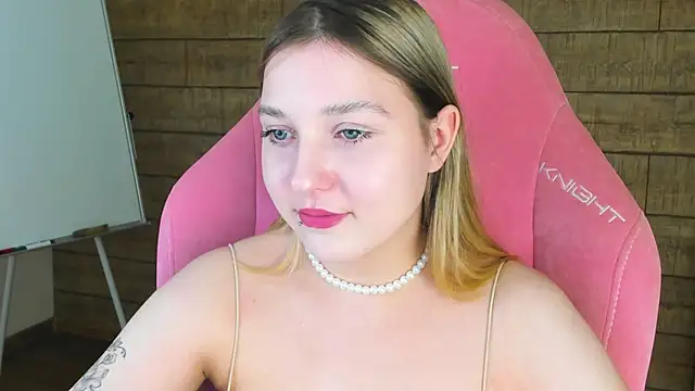 TinnaBurton webcam