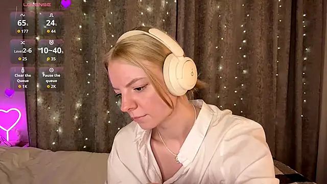 Marry_Sornatiko webcam