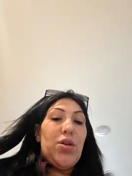 LittleMissEeve webcam