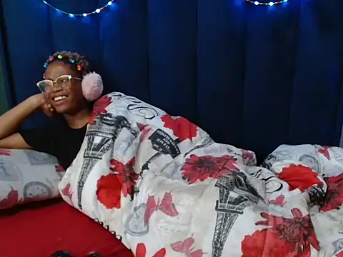 HotCreamyTea webcam