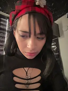 Sasha-firee live cam on StripChat