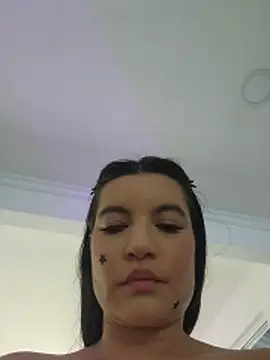 Pretty_Julieta webcam